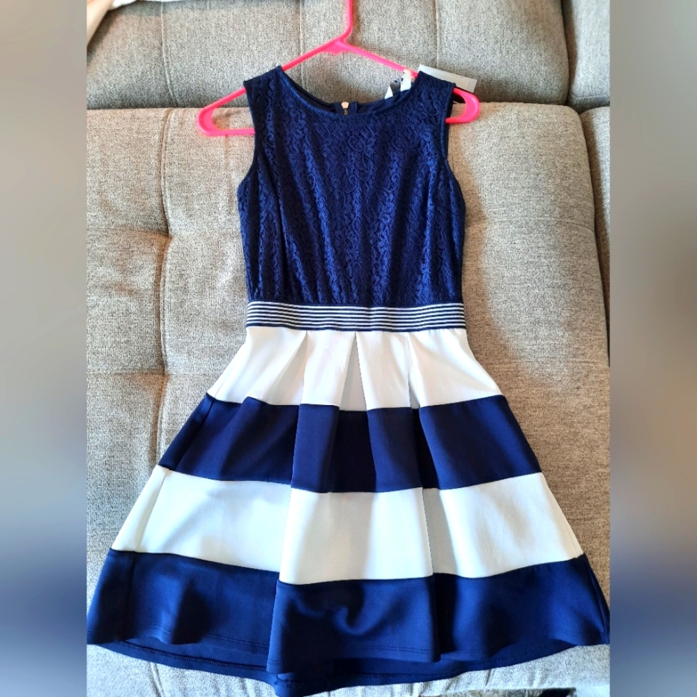 NWT Navy/Ivory Sleeveless Dress